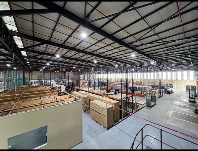 7,486M² WAREHOUSE TO LET IN STRIJDOMPARK